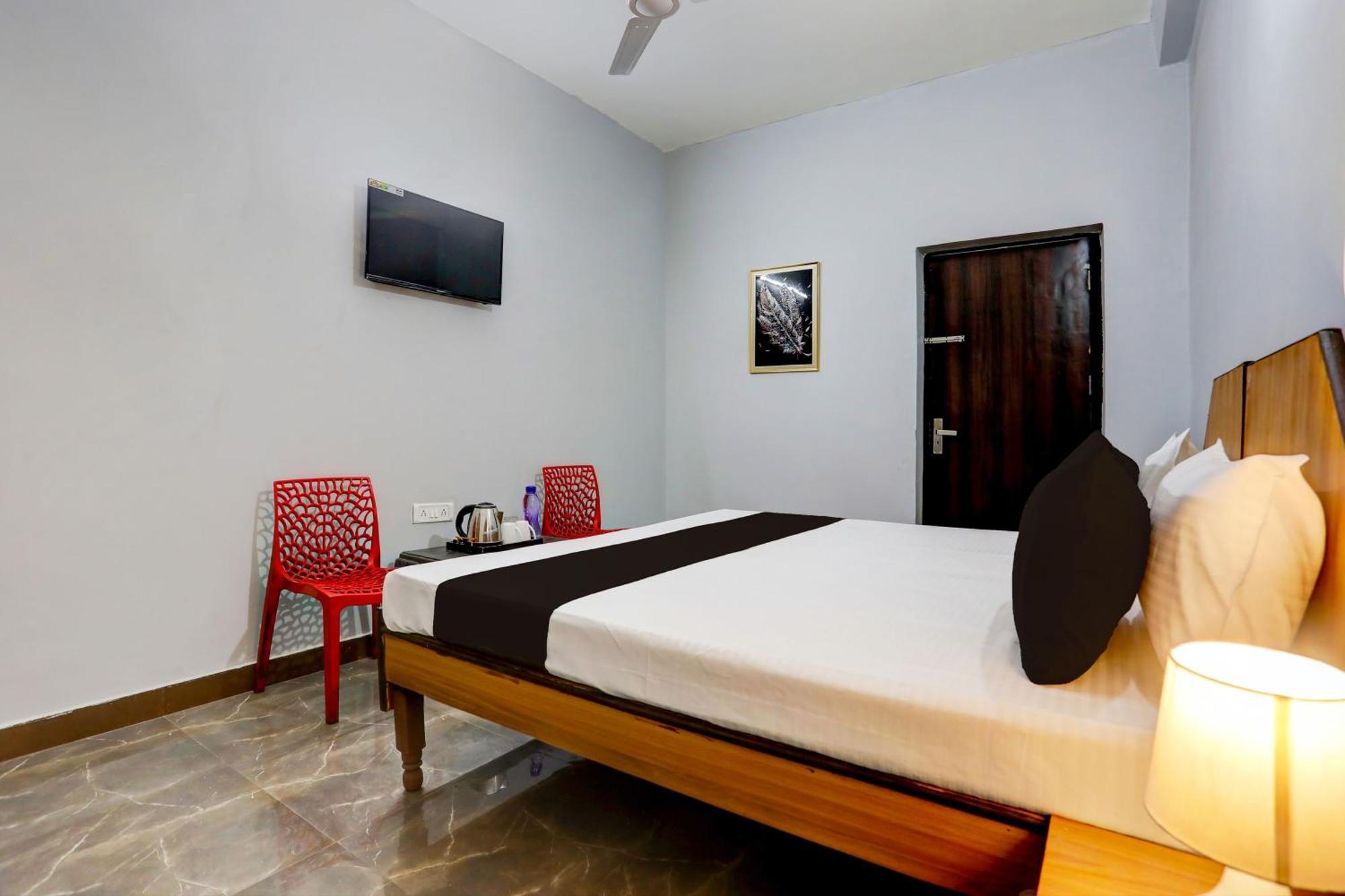 Super Hotel Live View Indraprast Exterior photo