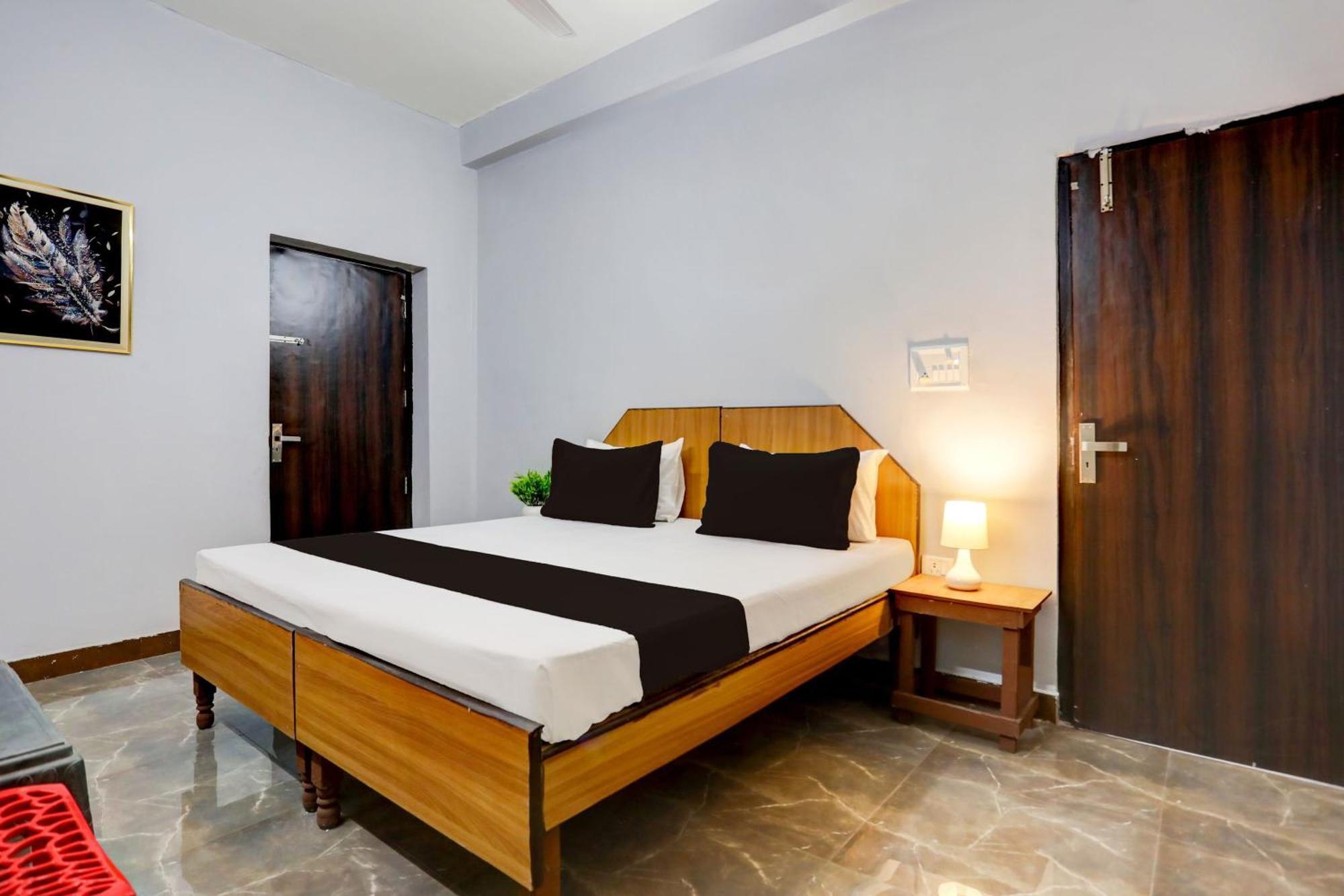 Super Hotel Live View Indraprast Exterior photo