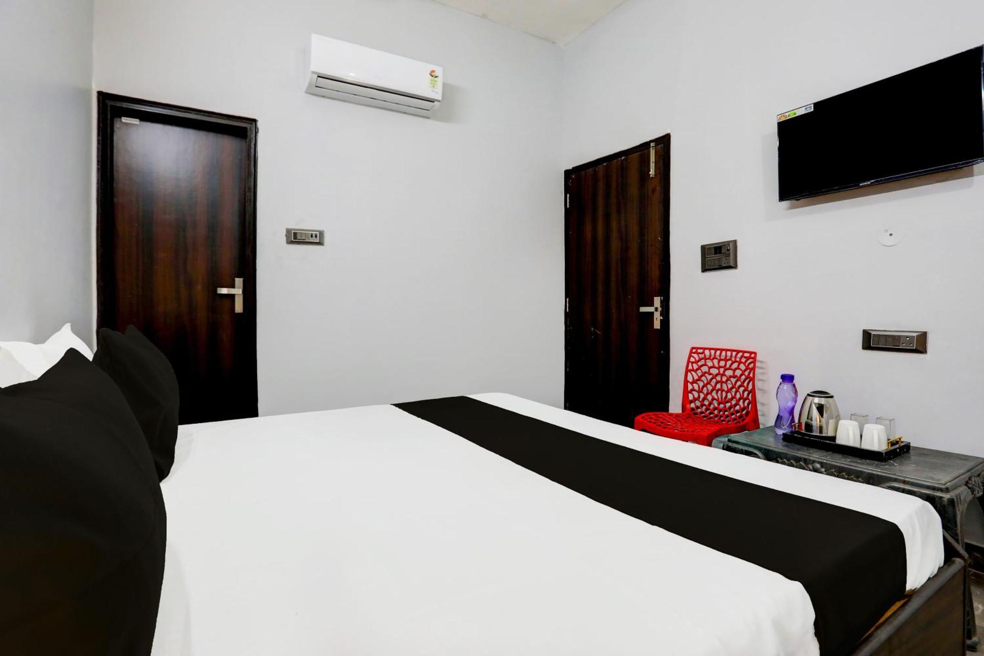 Super Hotel Live View Indraprast Exterior photo