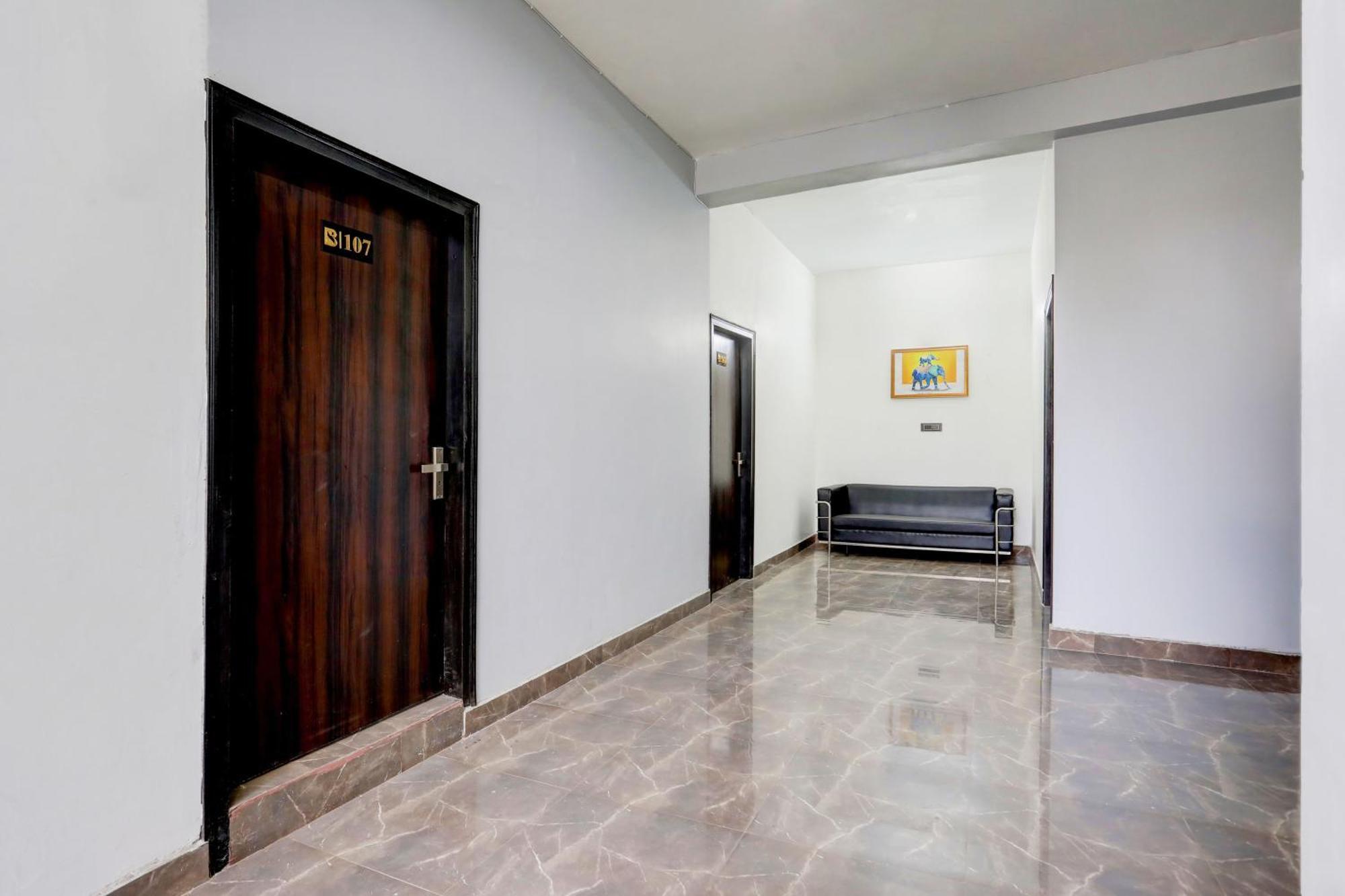 Super Hotel Live View Indraprast Exterior photo
