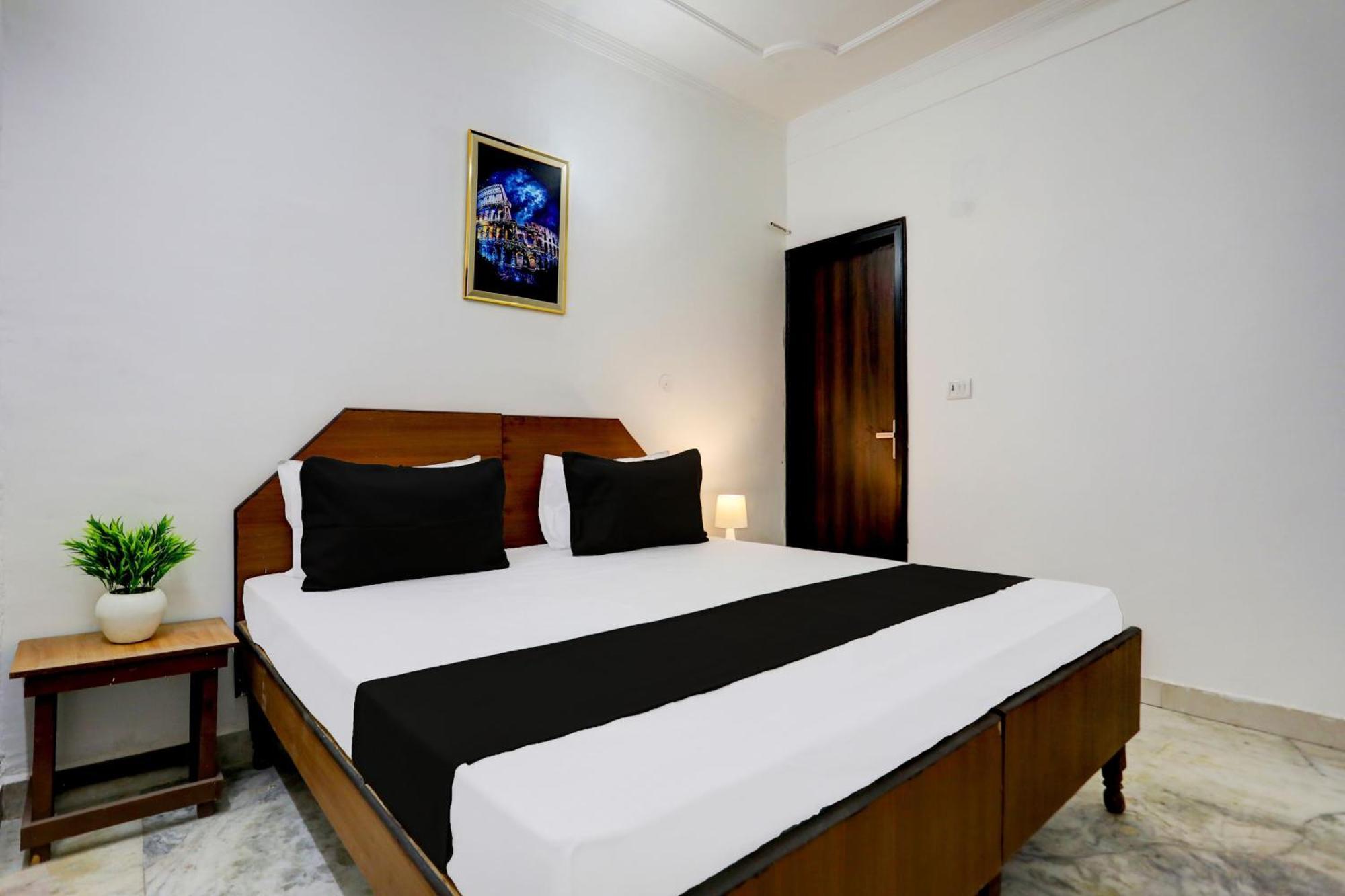 Super Hotel Live View Indraprast Exterior photo